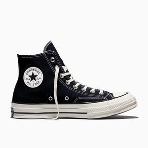 CONVERSE CHUCK TAYLOR All Star Black and White High-Tops